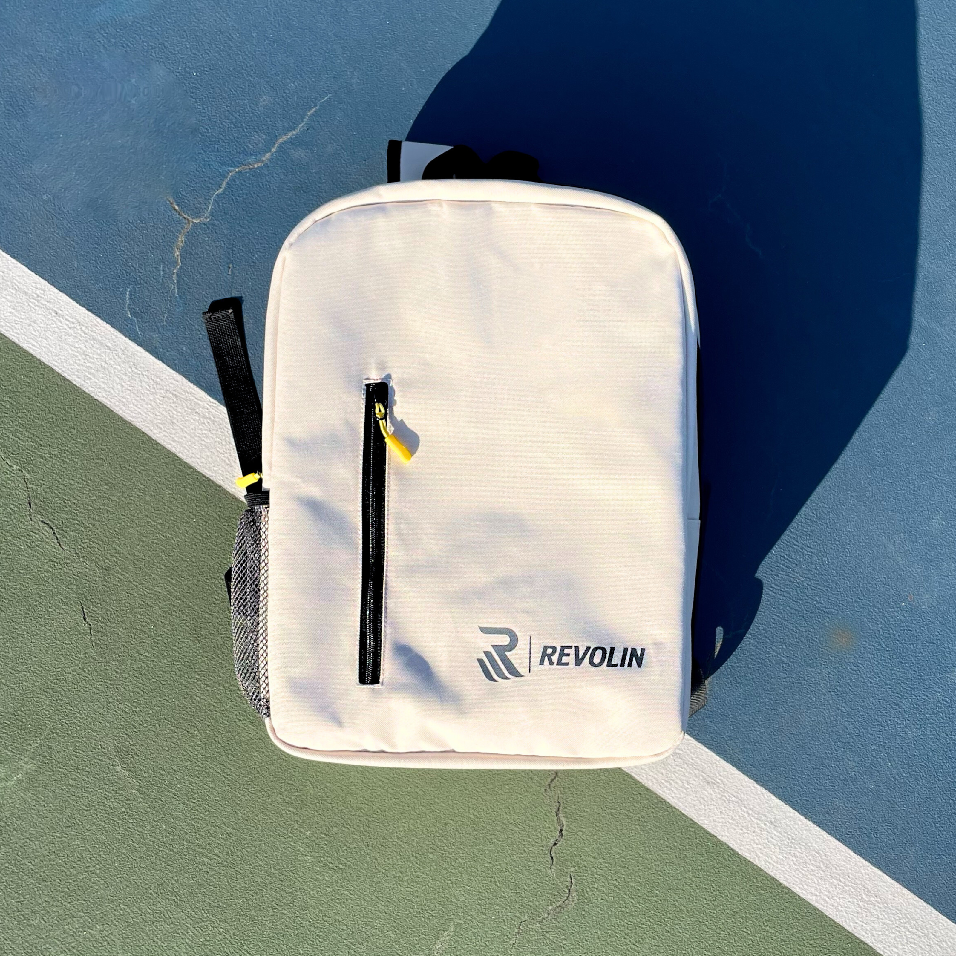 REVOLIN SPORTS ESSENTIALS DAY BAG